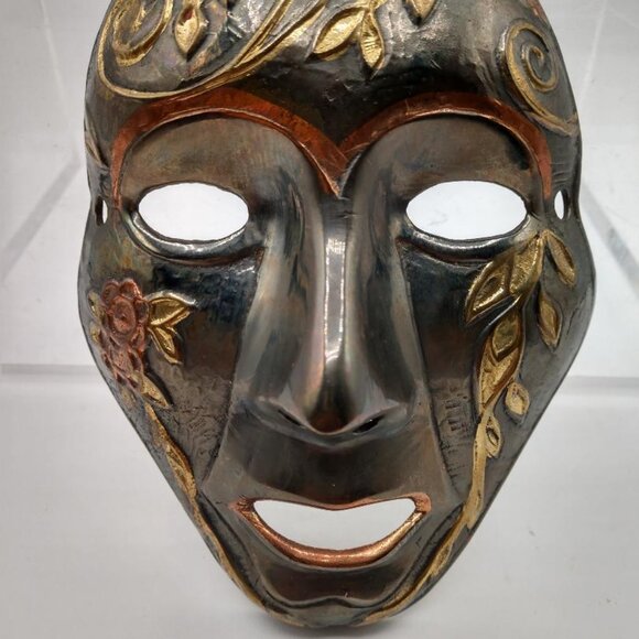 Vintage Brass Mask with Flowers - Made in India - Picture 8 of 8